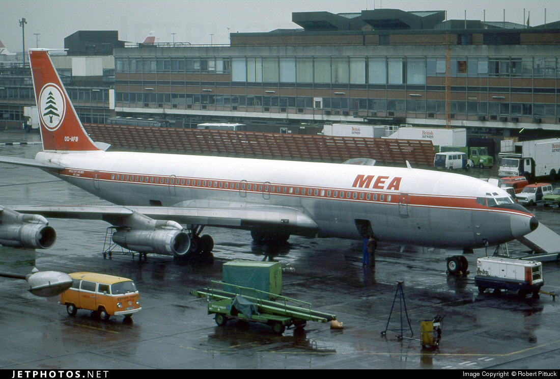 OD-AFB | Boeing 707-3B4C | Middle East Airlines (MEA) | Robert Pittuck |  JetPhotos | with Volkswagen T2 in front