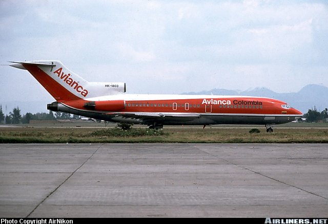 An airplane on the runway

Description automatically generated