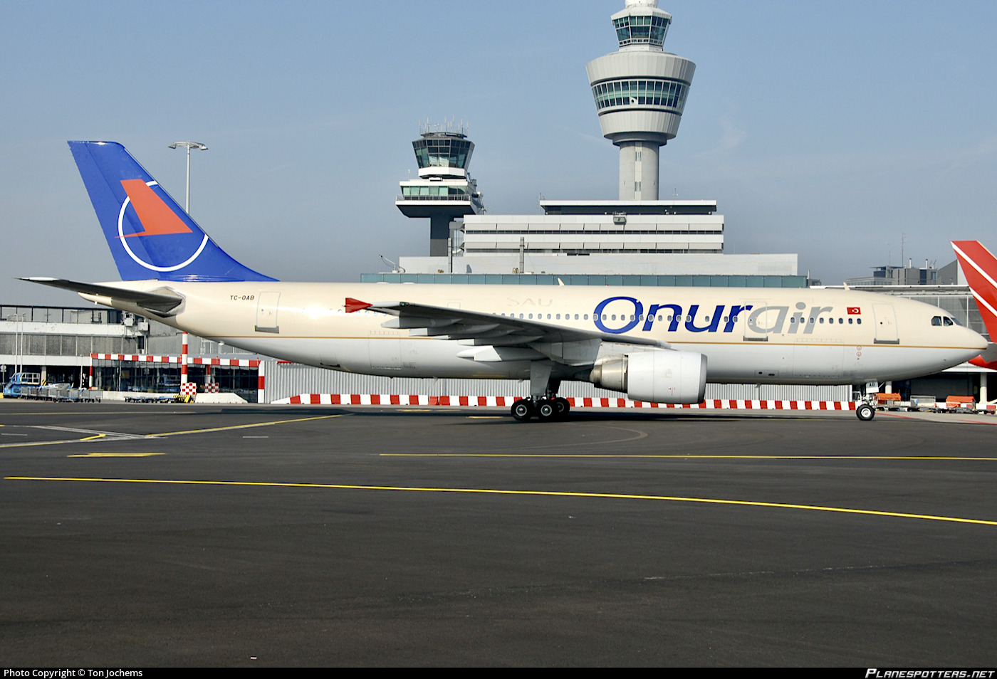 TC-OAB Onur Air Airbus A300B4-605R photographed at Amsterdam Schiphol (AMS / EHAM) by Ton Jochems