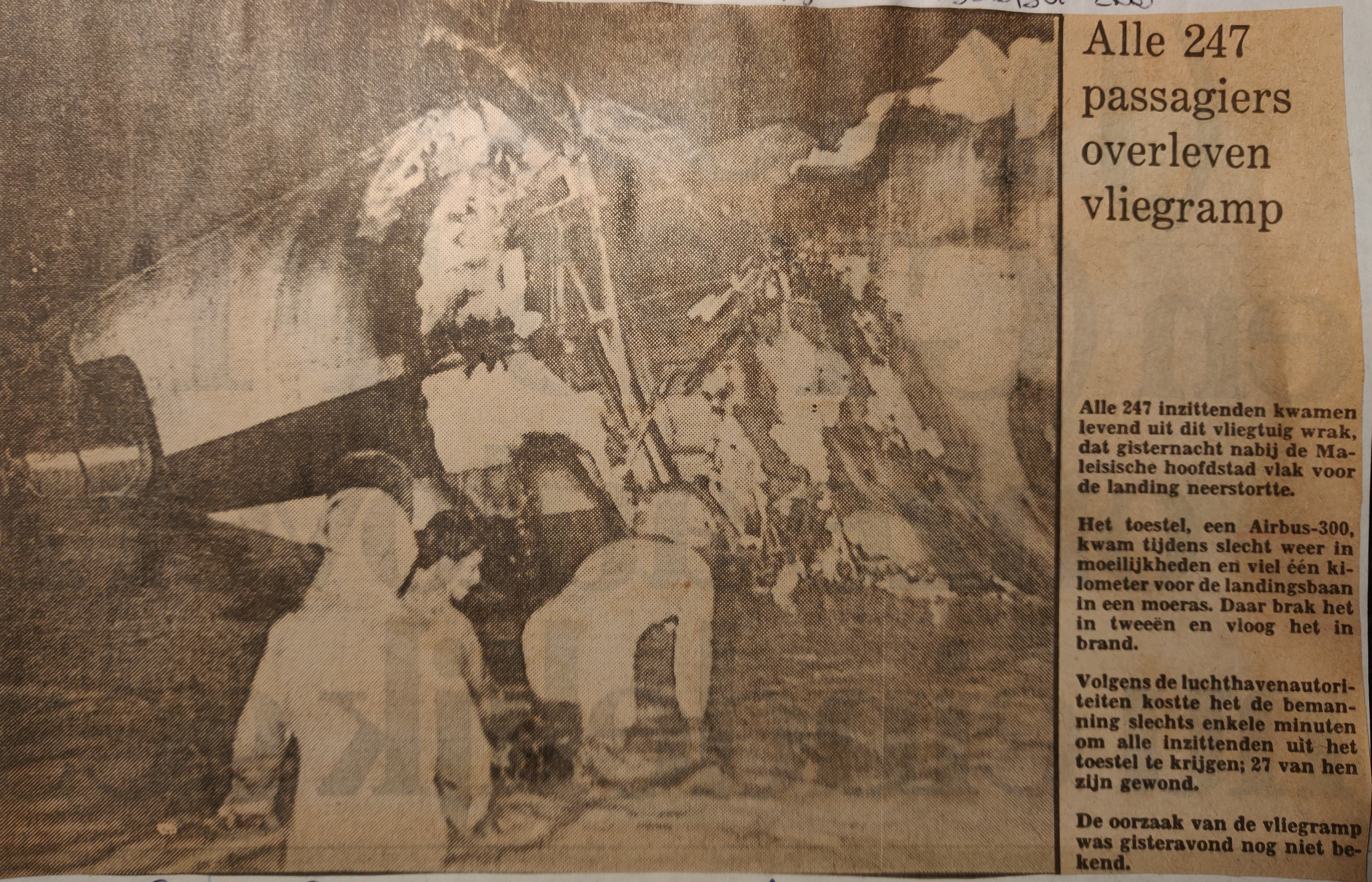 Newspaper article Airbus A300B4 crash near Kuala Lumpur, 18 December 1983 | rescuers approaching the Airbus wreckage 