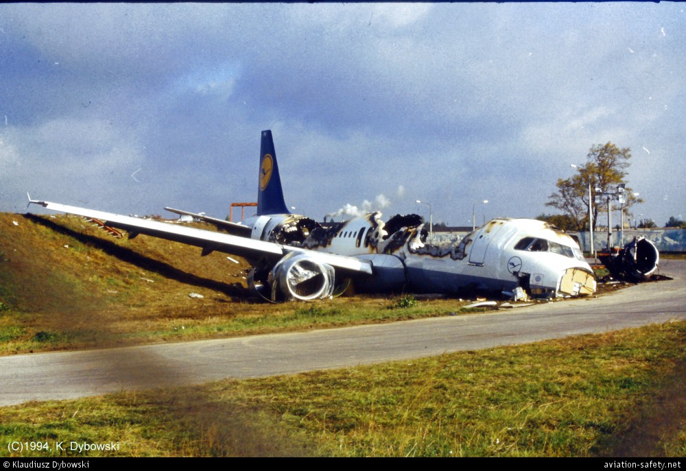 Airbus A320-211 | Lufthansa | D-AIPN | picture of burned out A320 at Warsaw airport