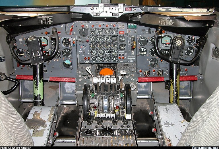 Boeing 720 cockpit