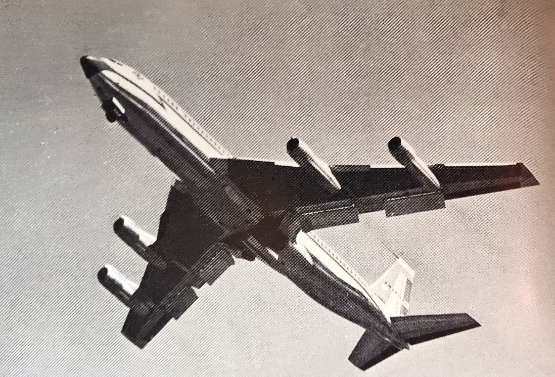 Boeing 720B bottom view | American Airlines