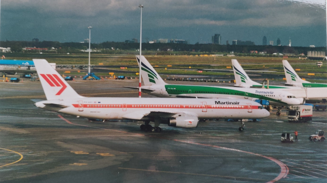 Boeing 757-27B | Martinair | PH-AHI | aircraft taxxiing to the gate at Schiphol airport | Transavia PH-TKA | (c) BvdZ