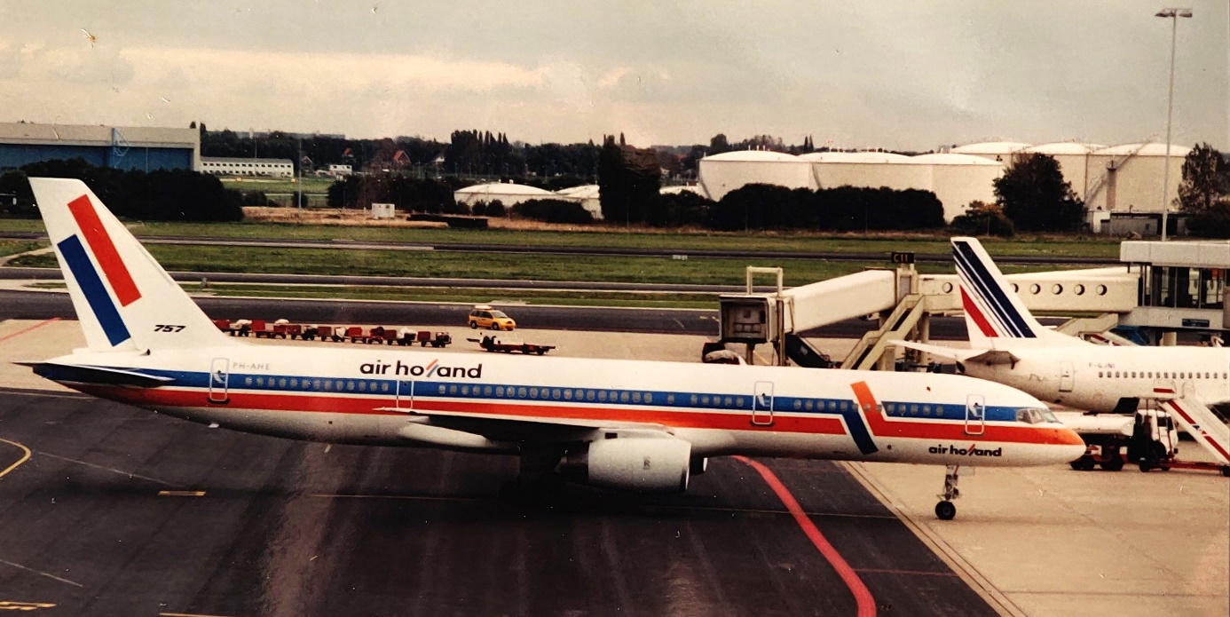 Boeing 757-200 | Air Holland | PH-AHE | Schiphol (c) bvdz