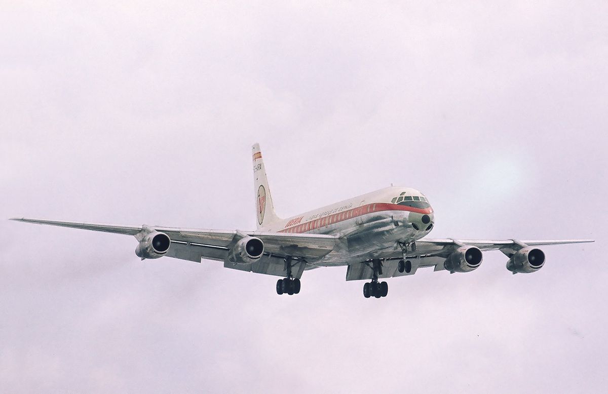 Douglas DC-8-52 | AVIACO | EC-ARA | DC-8 approaching with flaps extended