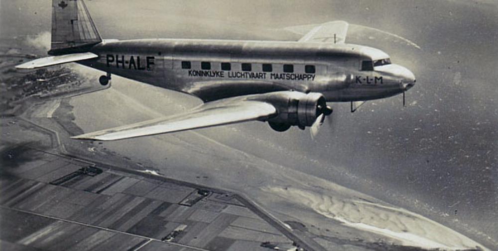 A picture containing plane, outdoor, airplane, aircraft

Description automatically generated