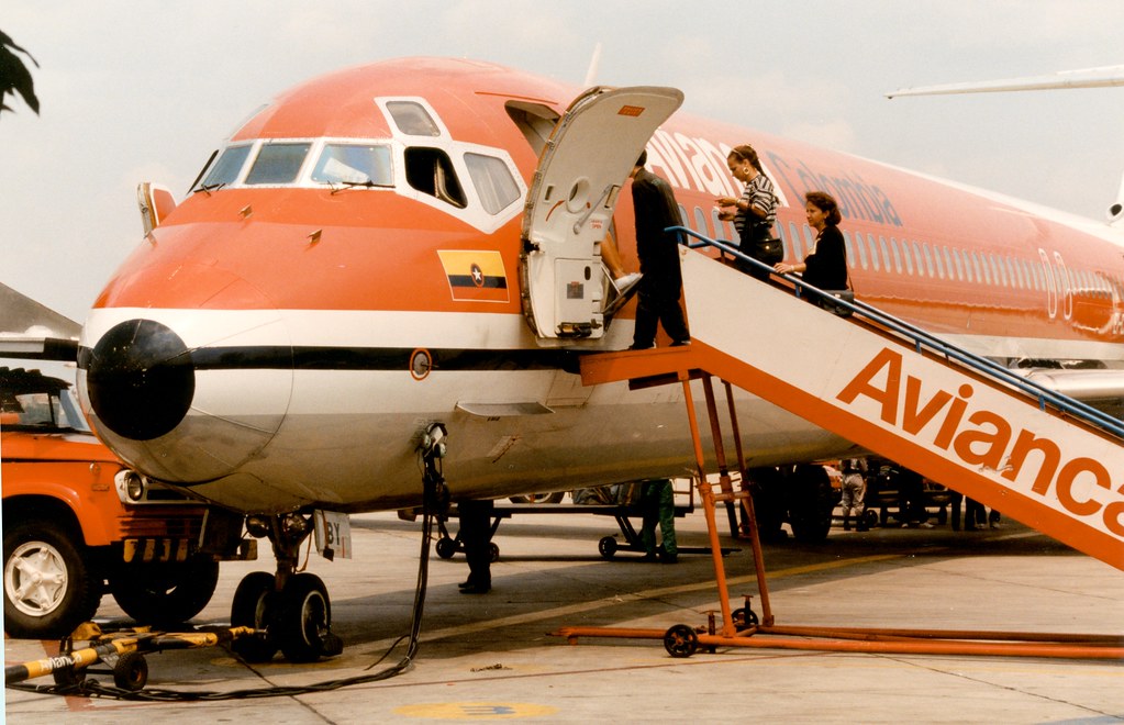 EI-CBY McDonnell-Douglas MD-83 Guinness Peat Aviation (GPA | Flickr | Avianca Colombia | close-up of the nose while passengers are boarding