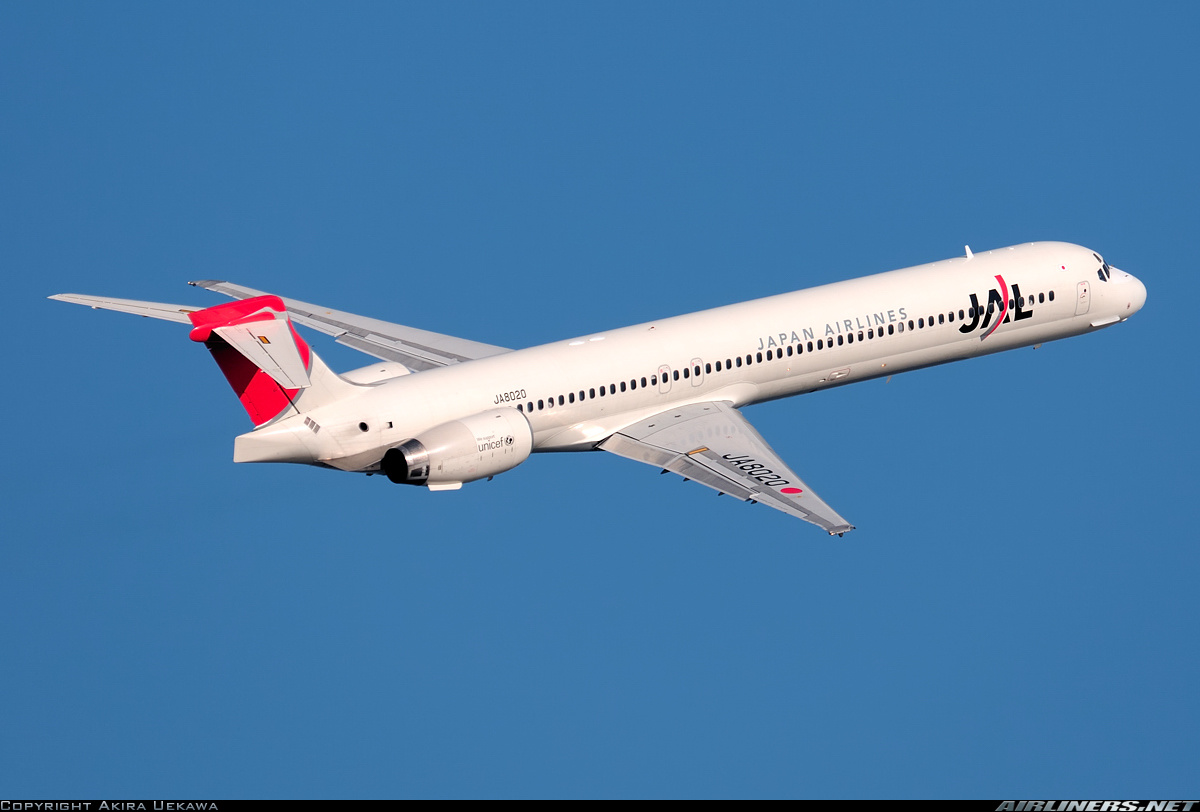 McDonnell Douglas MD-90-30 | JAL | JA8020 | MD-90 taking off in blue sky
