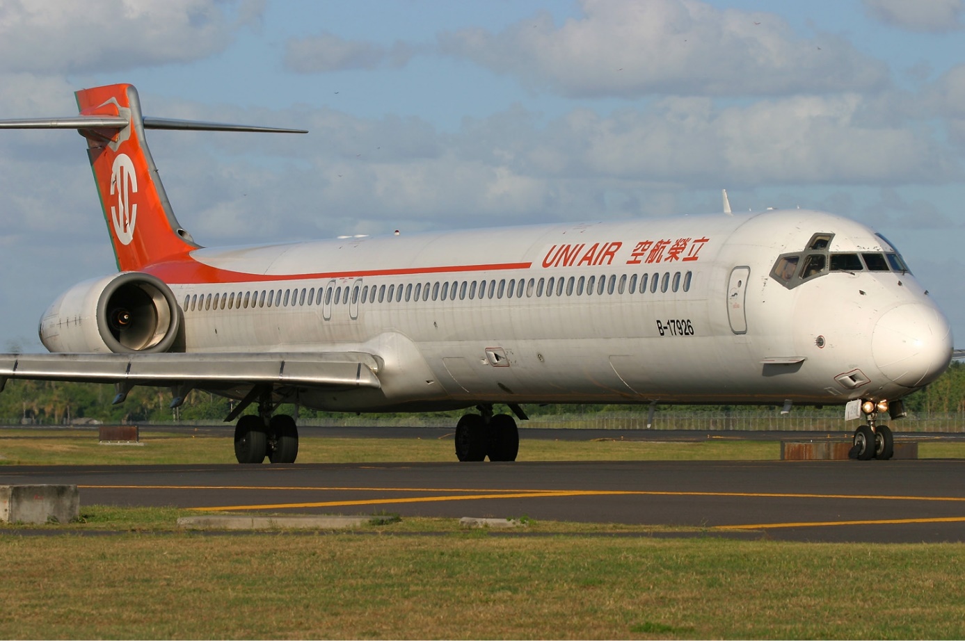 McDonnell Douglas MD-90-30 | Uni Air | B-17926