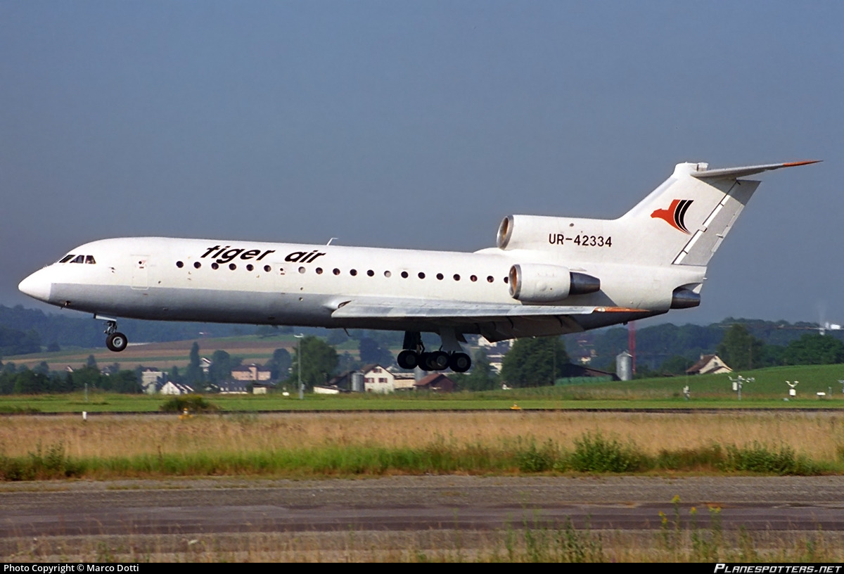 UR-42334 Tiger Air, Yugoslavia Yakovlev Yak-42 Photo by Marco Dotti | ID  1019531 | Planespotters.net