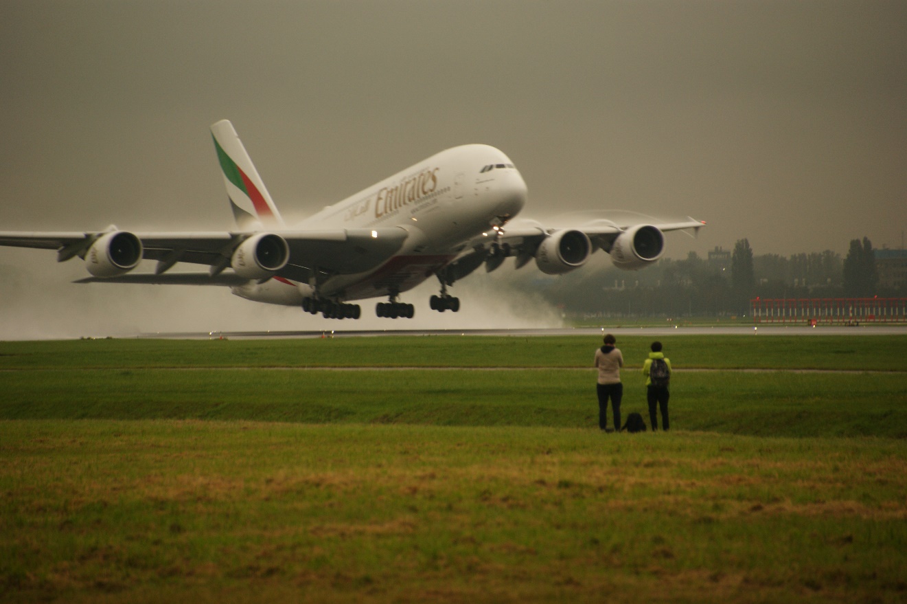 Emirates A380-861 A6-EOU taking of from wet and damp Schiphol airport, October 2023 (c) bvdz