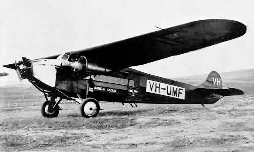 VH-UMF Avro 618-10